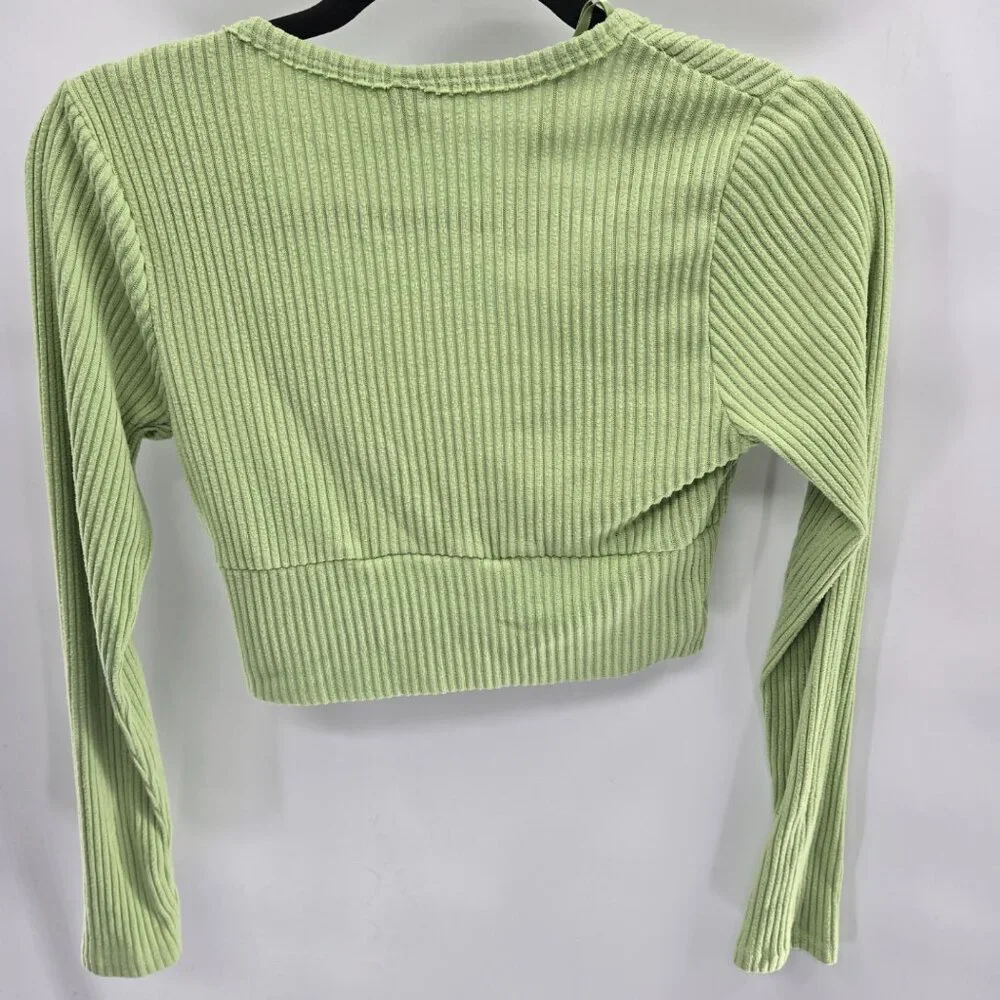 Wild Fable Mint Green Long Sleeved V-Neck Crop Top Small - Picture 2 of 7